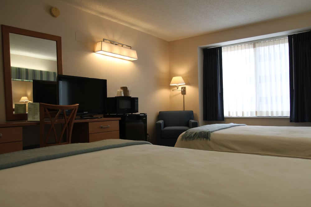 Brentwood Inn & Suites