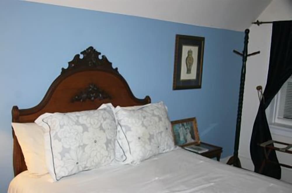 The Brumder Mansion view 5