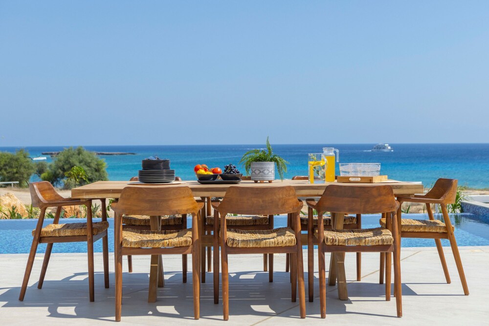Protaras Beachfront Villla Mimosa