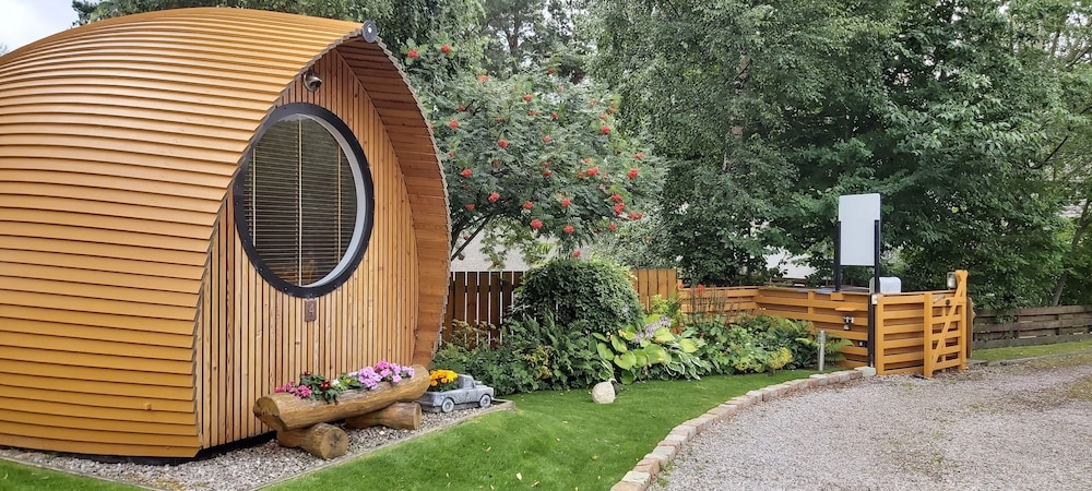 Eriskay Guest House and Aviemore Glamping