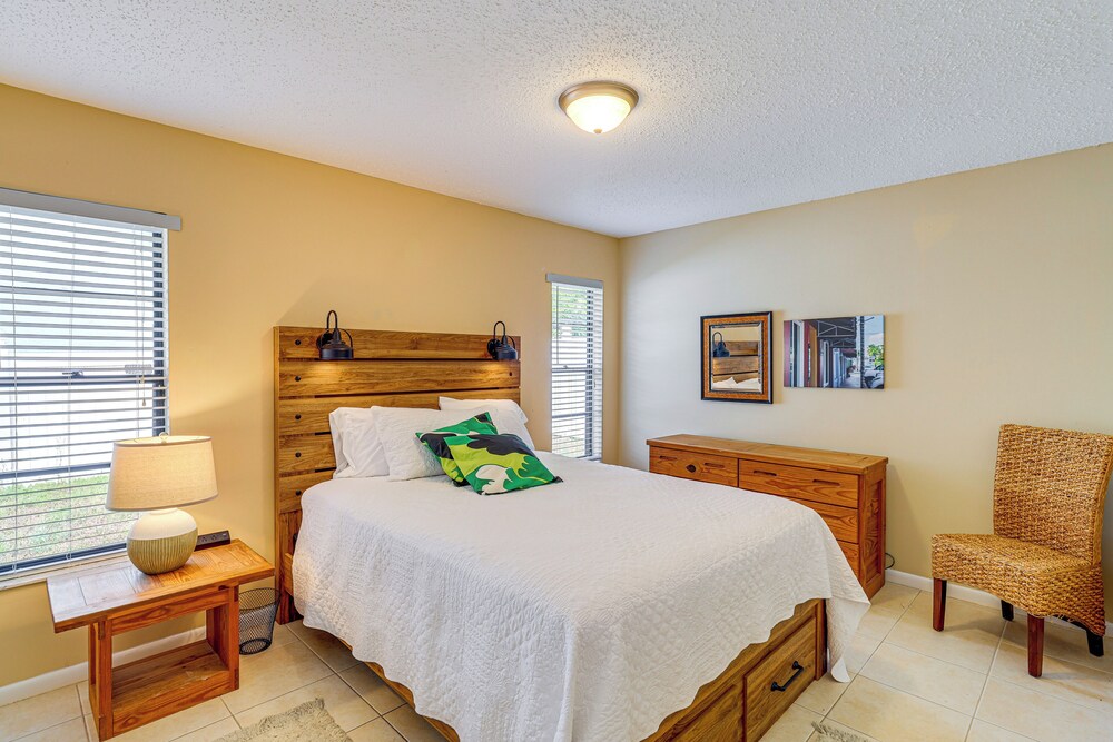 1 Mi to Dtwn Stuart: Bright Home w/ Pool & Spa!