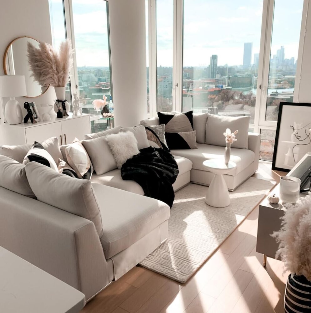 The Harbour Suites & Towers Financial District