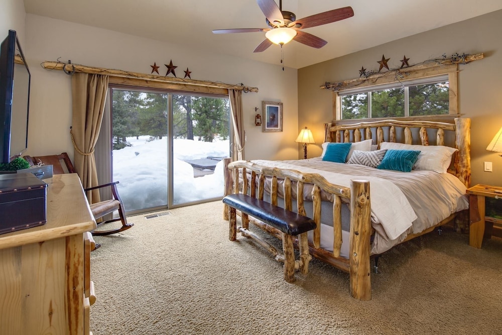 56540 Sunstone Loop 4 Bedroom Home