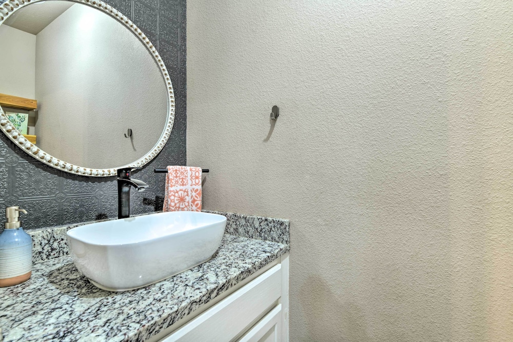 Charming San Antonio Home ~ 4 Mi to Downtown view 5