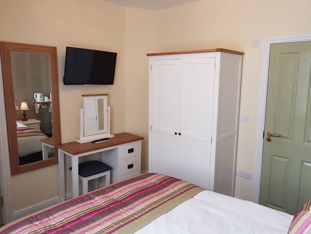 The George Hotel, Crewkerne view 2