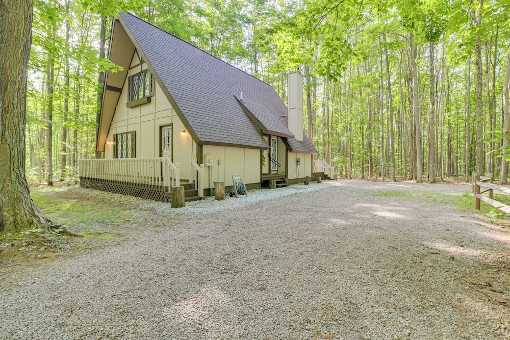Woodsy A-frame Cabin w/ Lakes of the North Access