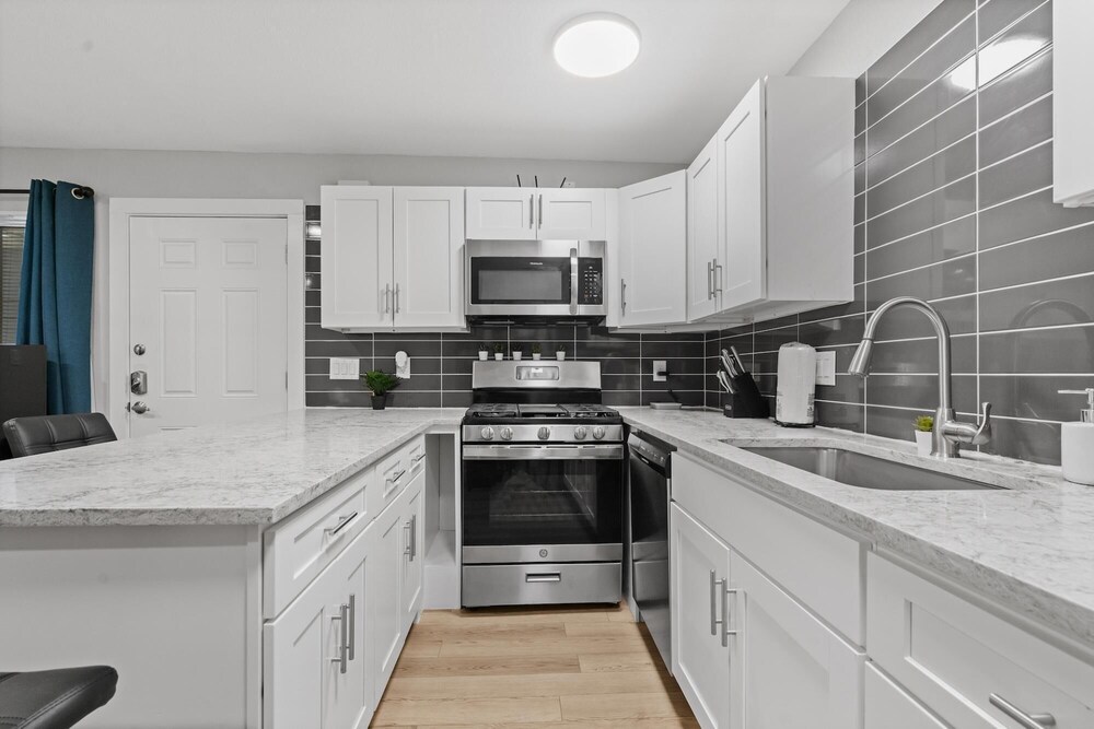 Stylish Studio Downtown Evonify - Property Image 8