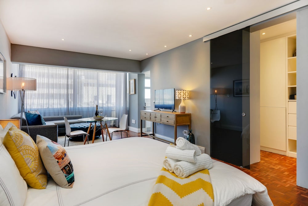 Mouille Point Apartment