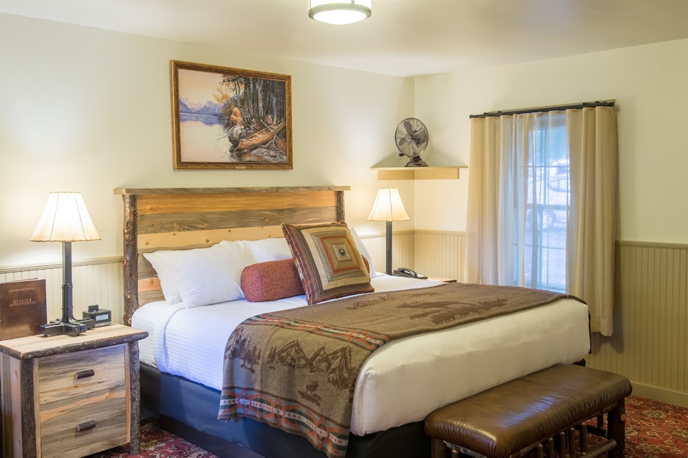 Lake McDonald Lodge - Inside the Park