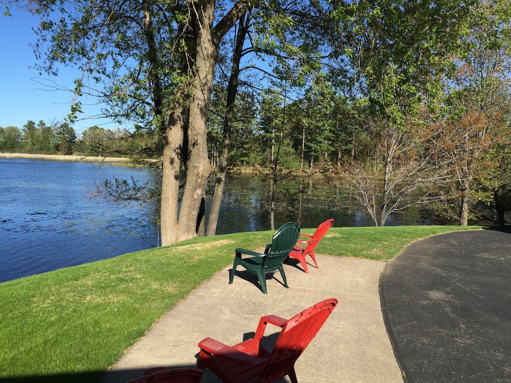 Aqua Aire Inn & Suites
