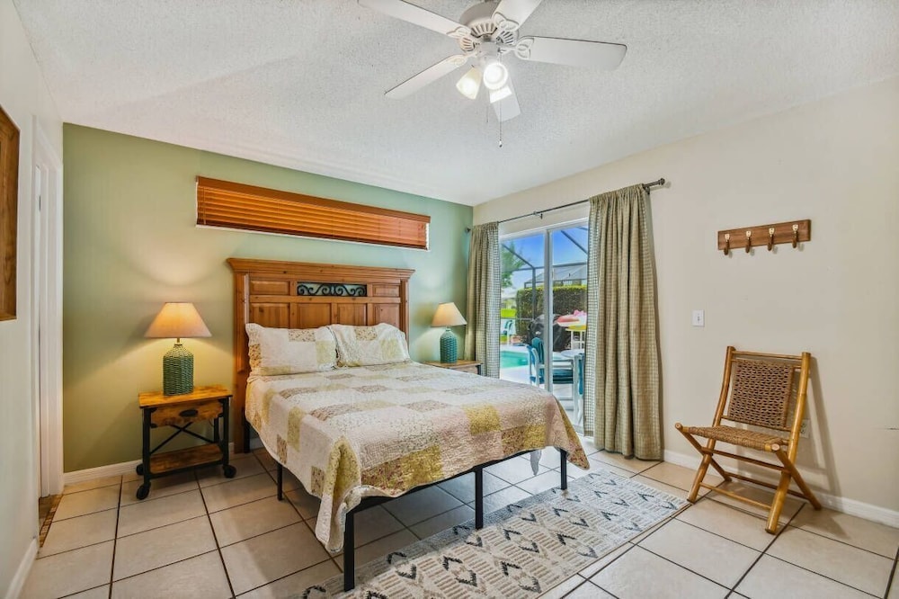 4BR Lake Berkley Home w/ Private Pool