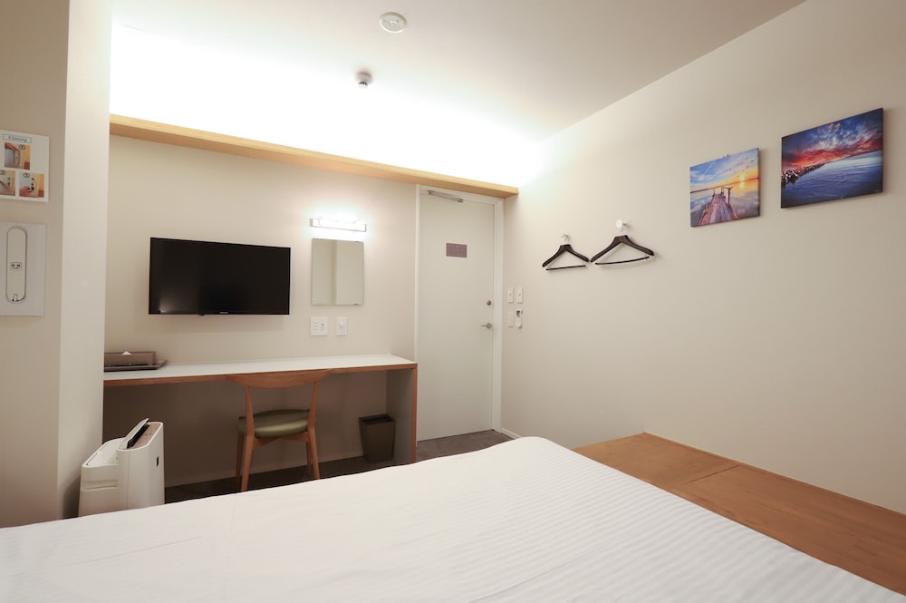 E10HOSTEL