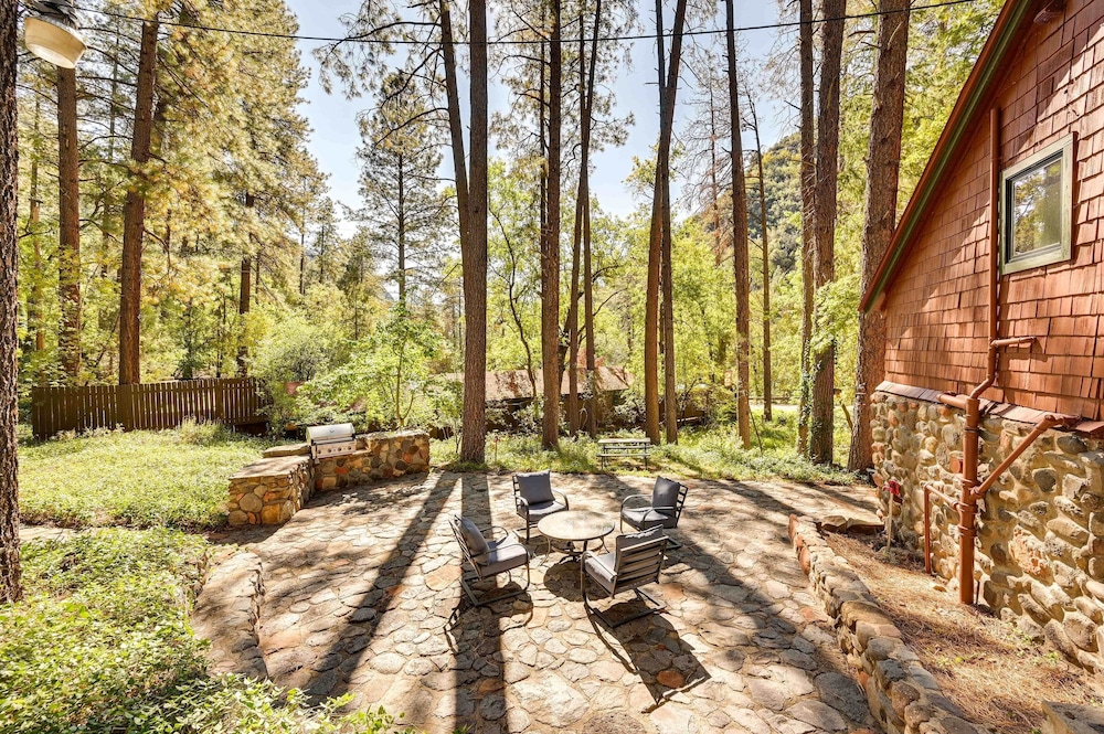 Patio & Mtn Views: Peaceful Sedona Retreat view 5