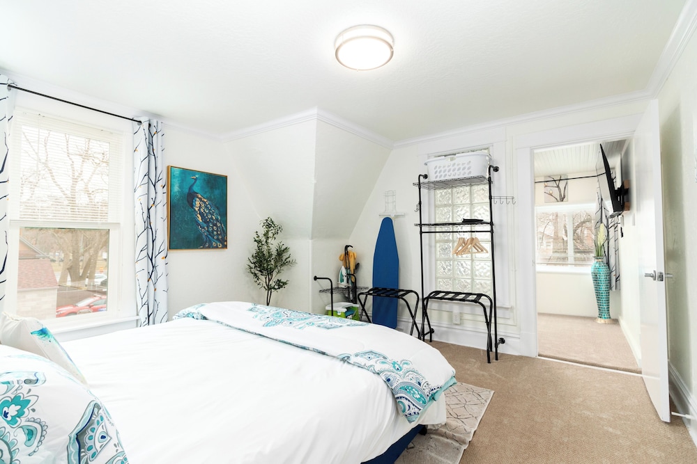 Beehive by Cloud Dream Homes