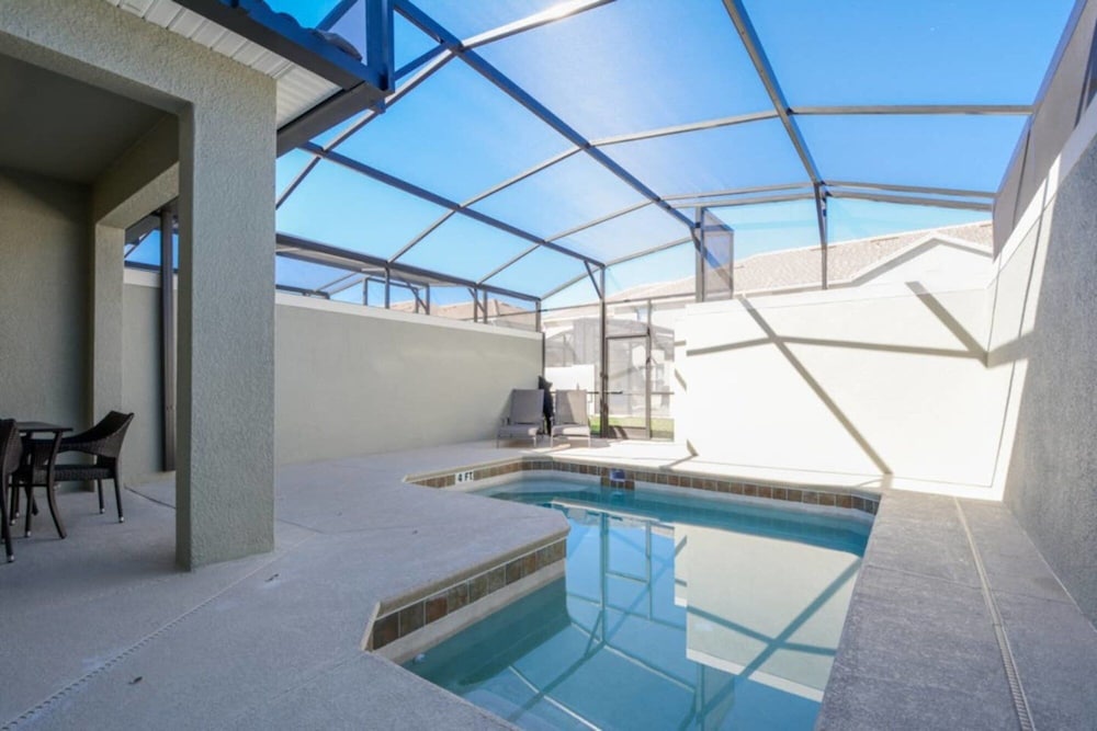 4 Bedrooms Villa - Storey Lake - Image 3