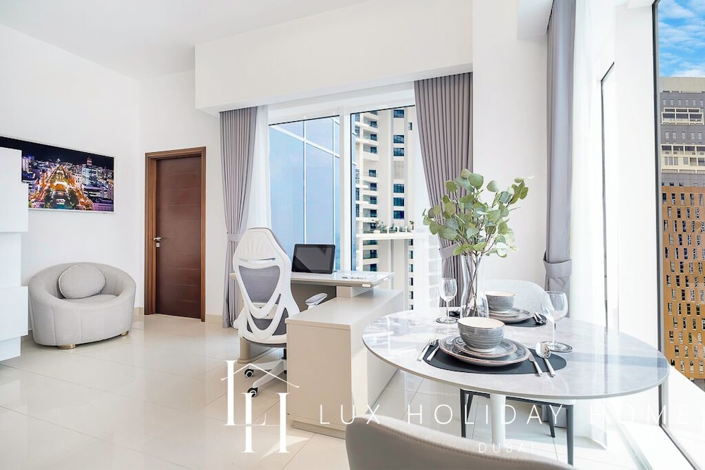 LUX The West Wharf Canal View Suite