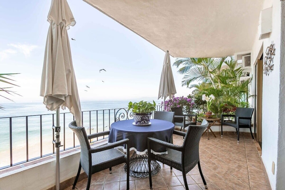 Ocean View 2Br Condo-balcony-beach-pool - 610