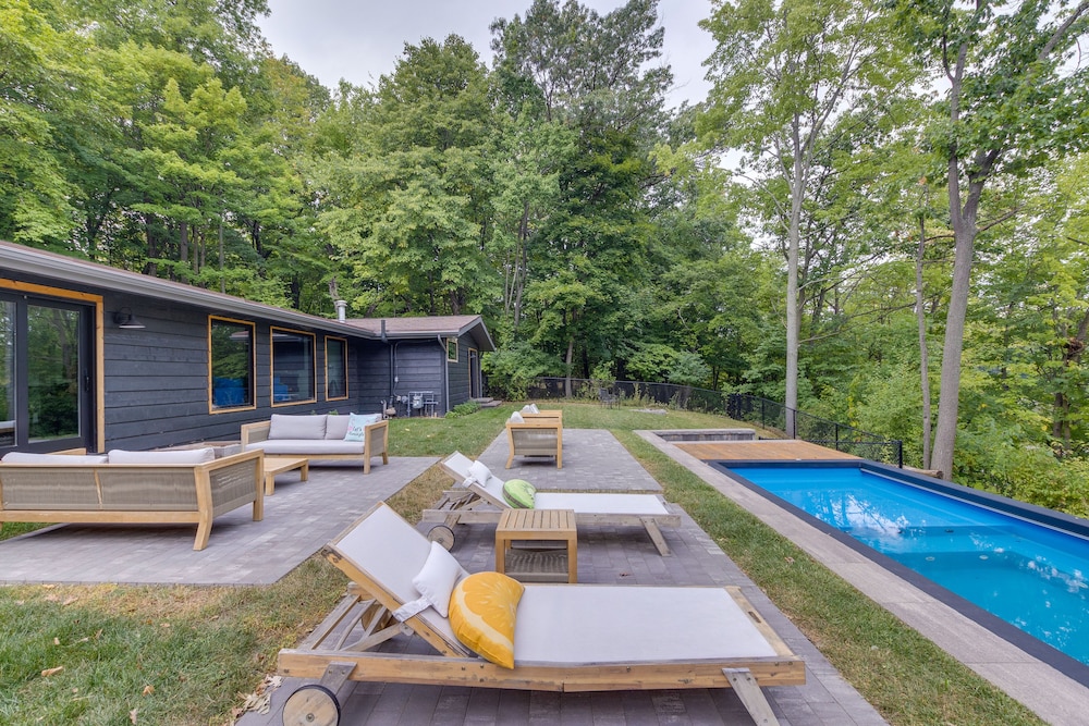 Riverfront Appleton Home With Pool & Boat Dock!