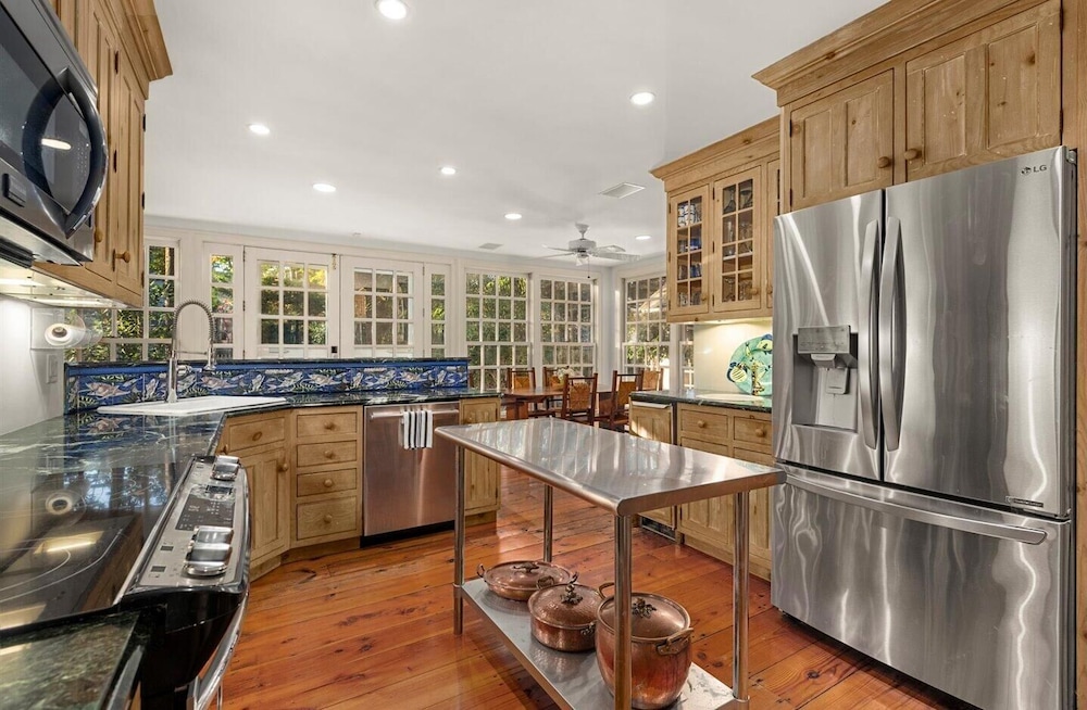 Henlopen Avenue 69
