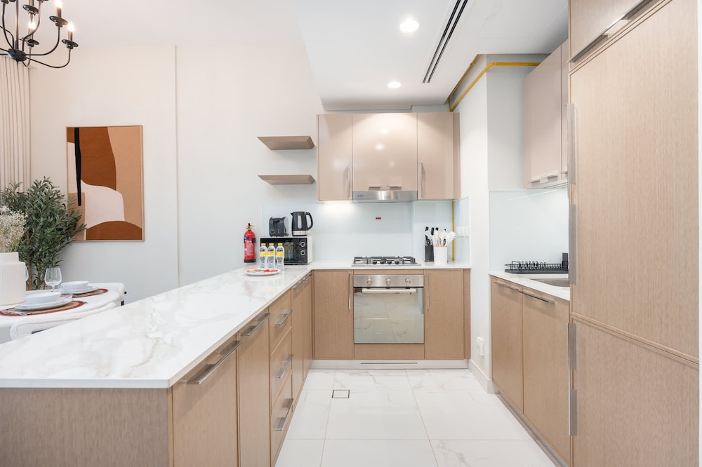 Contemporary 2BR in Azizi Greenfield - Meydan