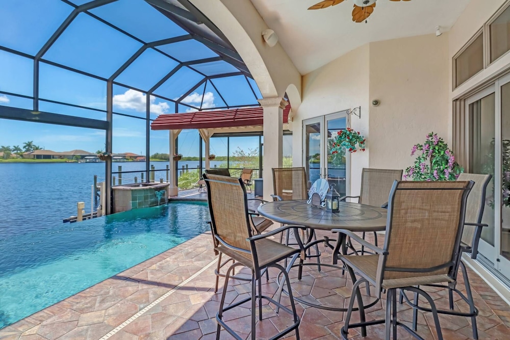 4604 NW 33rd Ter view 5