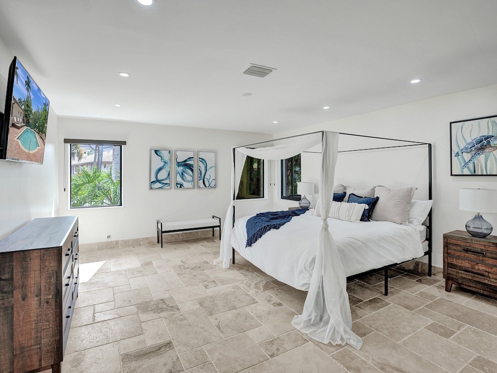 Villa Riverland With Heated Pool On The Water 5 Bedroom Villa