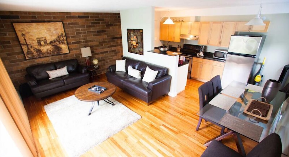 Corporate Suites of Calgary - Sunnyside - Image 2