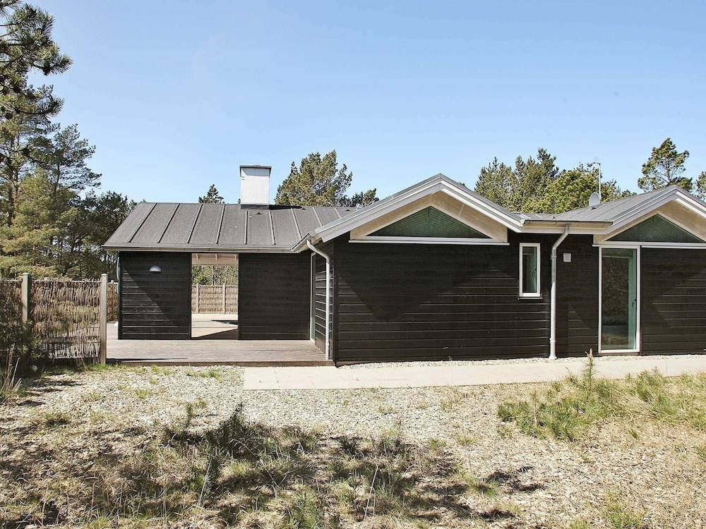 6 Person Holiday Home in Albaek