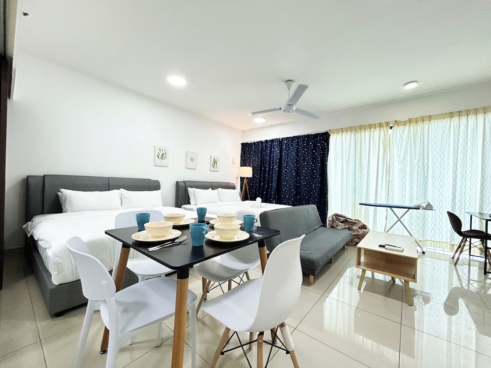 Trefoil by Manhattan Group