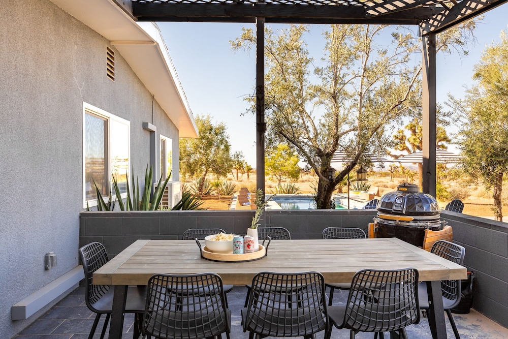 Sunset Grove by Avantstay New Pool Desert Views