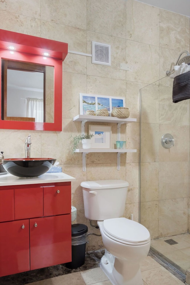 Ocean Park 3BD-3BA Pool Walktobeach