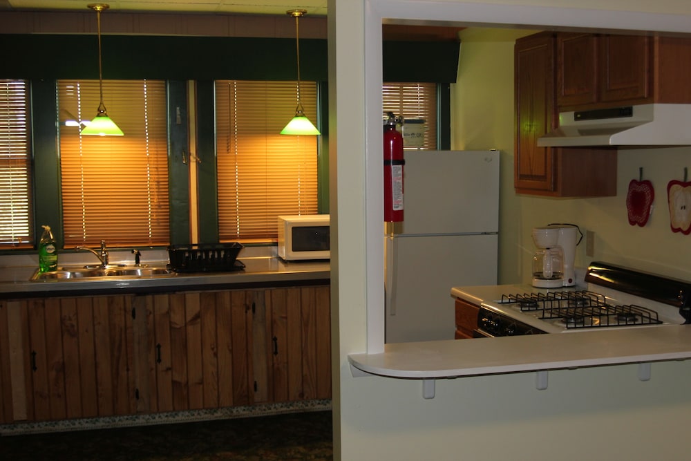 The Evergreen Motel