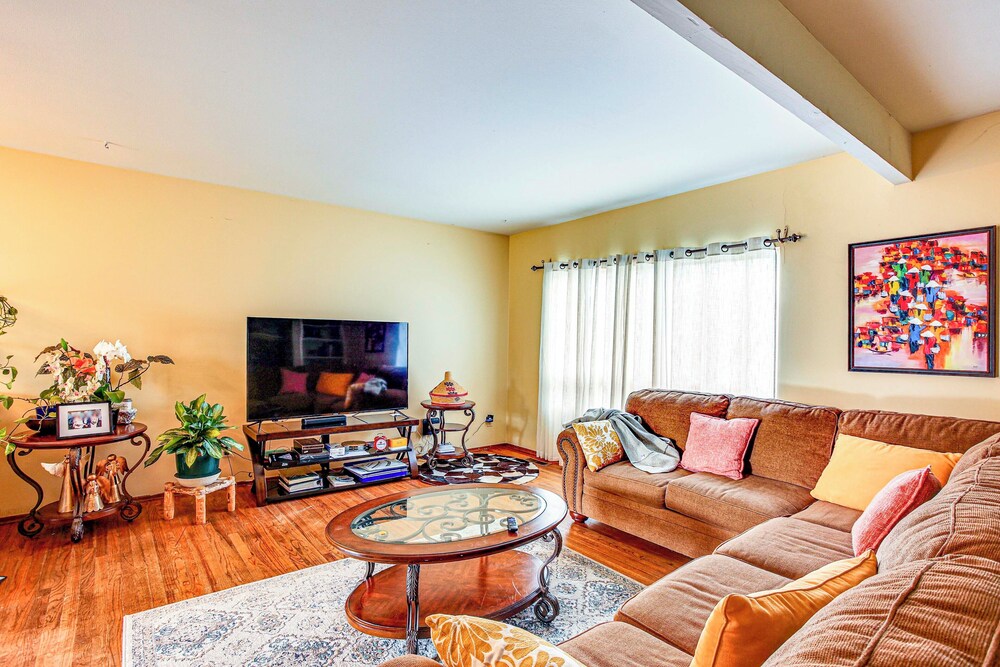 Seatac Home w/ Patio & Grill - 3 Mi to Airport!