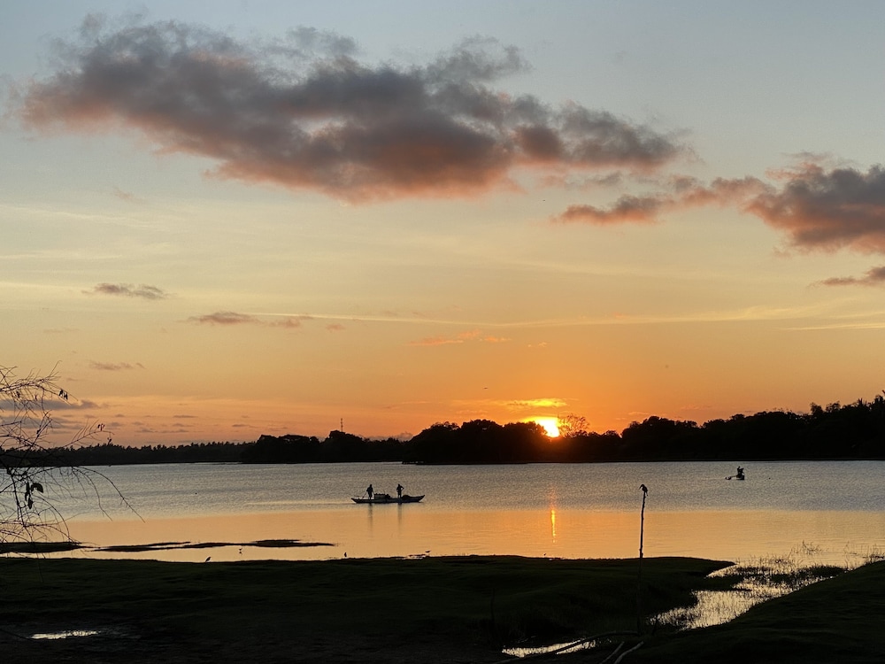 Yala Lake View Cabanas
