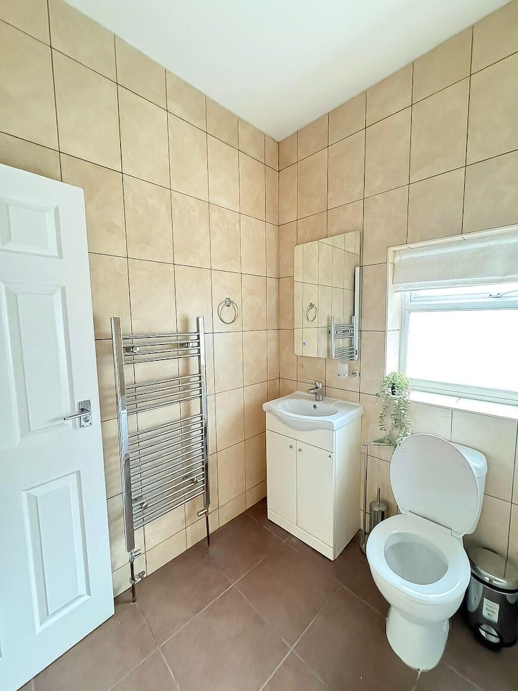 Inviting Apartment in Reading