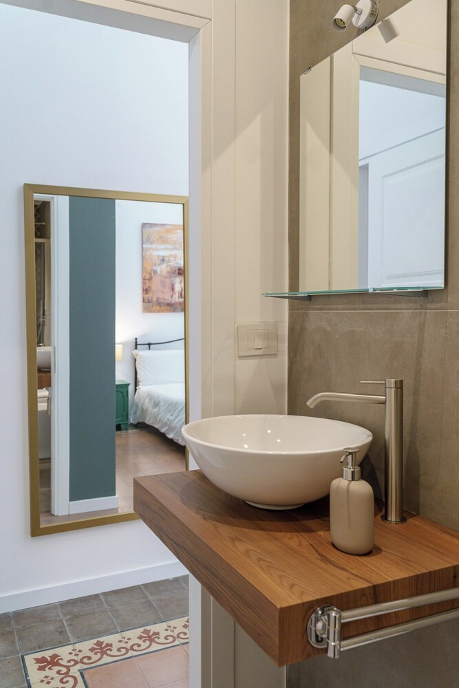 KleoSuites