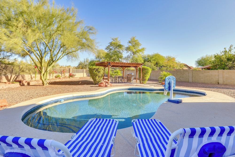 Centrally Located Cave Creek Retreat w/ Backyard