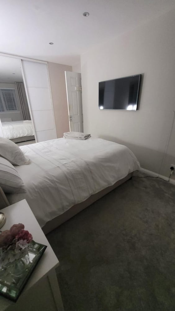 3 Bedroom, Sleeps 6, Free Parking