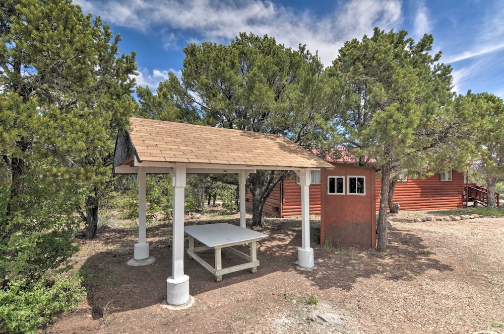 Cabin 6 Mi to Burr Trail, 32 Mi to Escalante!