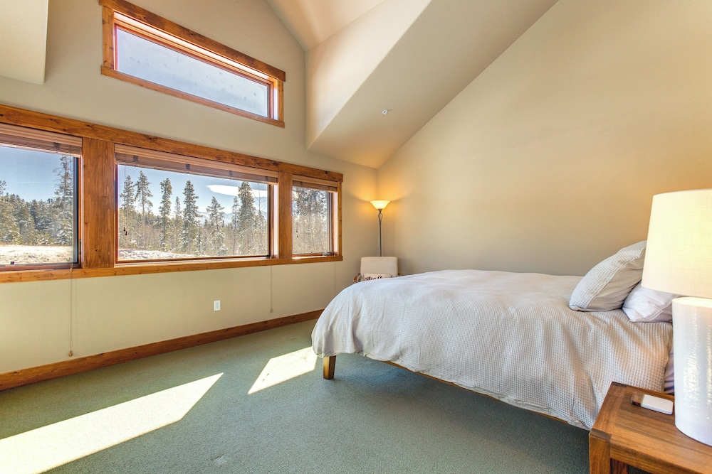 Spacious Fraser Gem: 7 Mi to Winter Park!