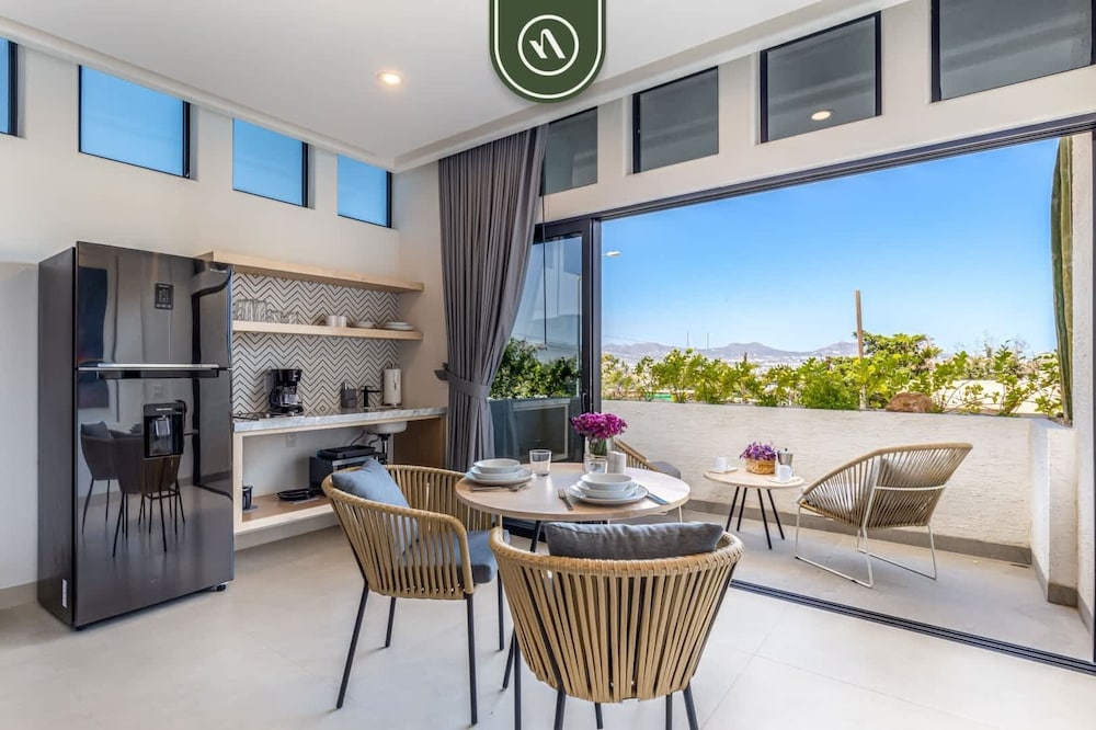 Amazing Studio With Rooftop Pool - 5 min to Marina
