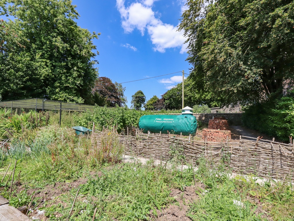 Nethercott House