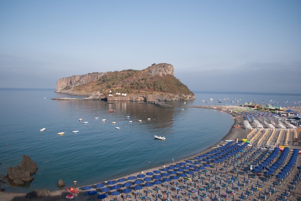 Villaggio Turistico La Mantinera Hotel