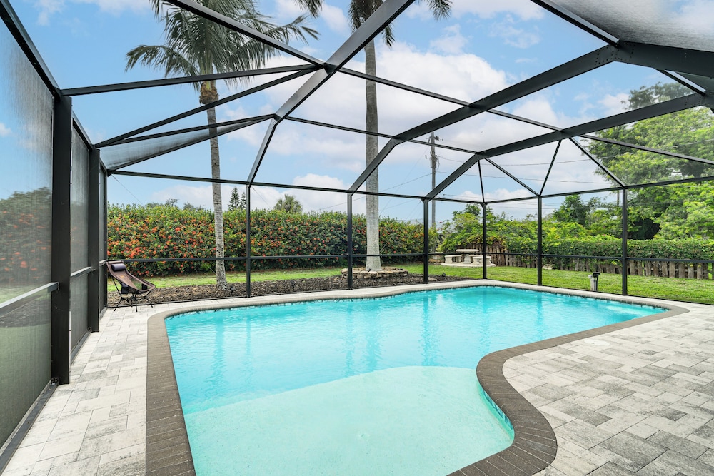 4 Mi to Dtwn Cape Coral: Home w/ Pool & Patio