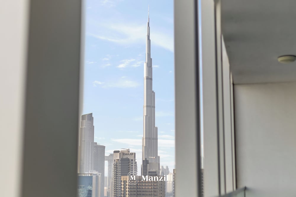 Manzil - Luxury 2BR w Pool and Burj View
