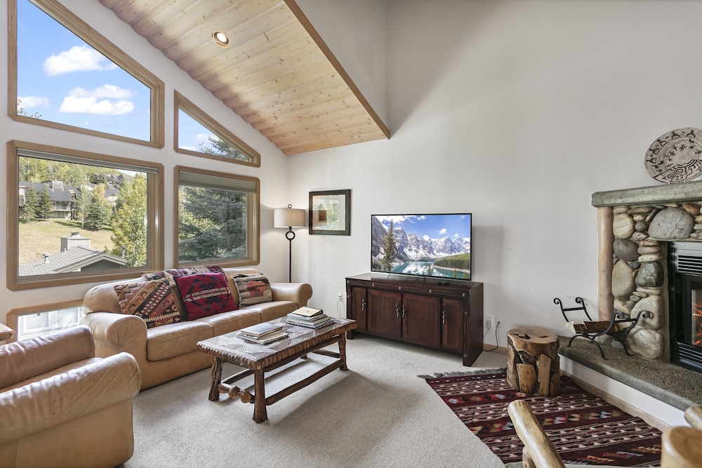Boulder Creek at Deer Valley Resort - Three Bedroom Condo with Hot Tub #1119 3 Condo