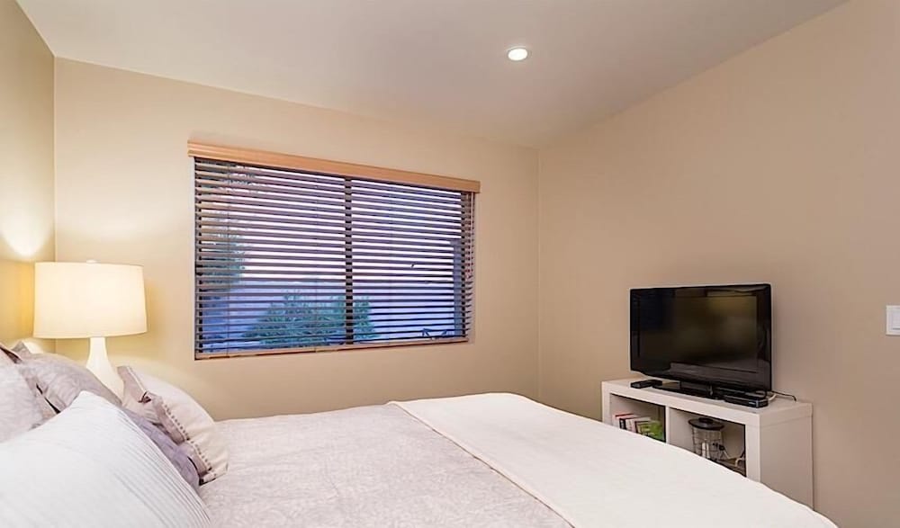 Truly Charming at McCormick Ranch By Signature Vacation Rent