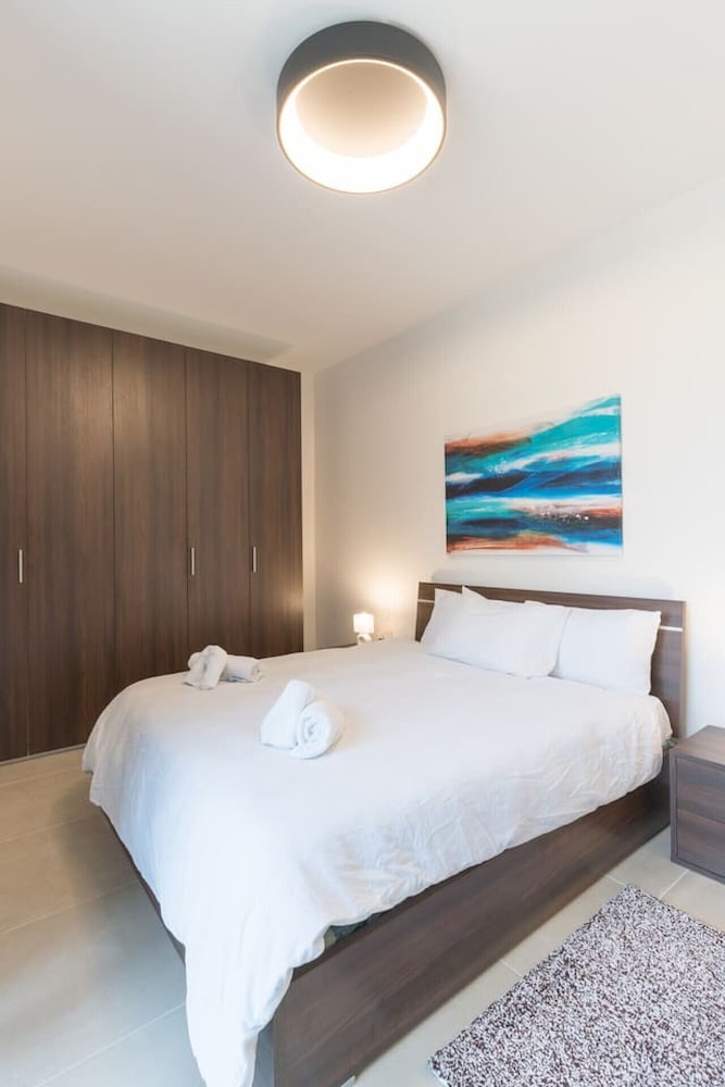 Property With Pool Access - Xaghra Near Marsalforn