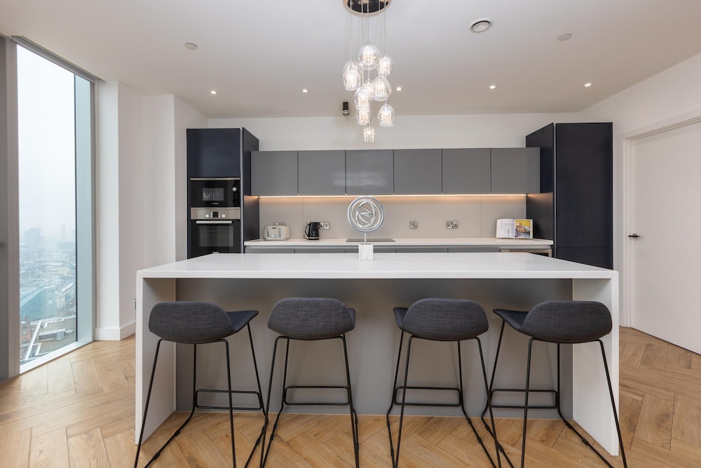 Fabulous City Flat With Views view 4