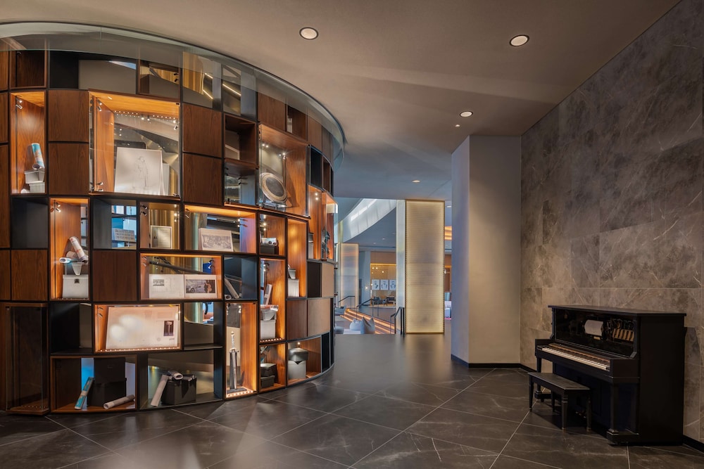The WB Abu Dhabi, Curio Collection by Hilton